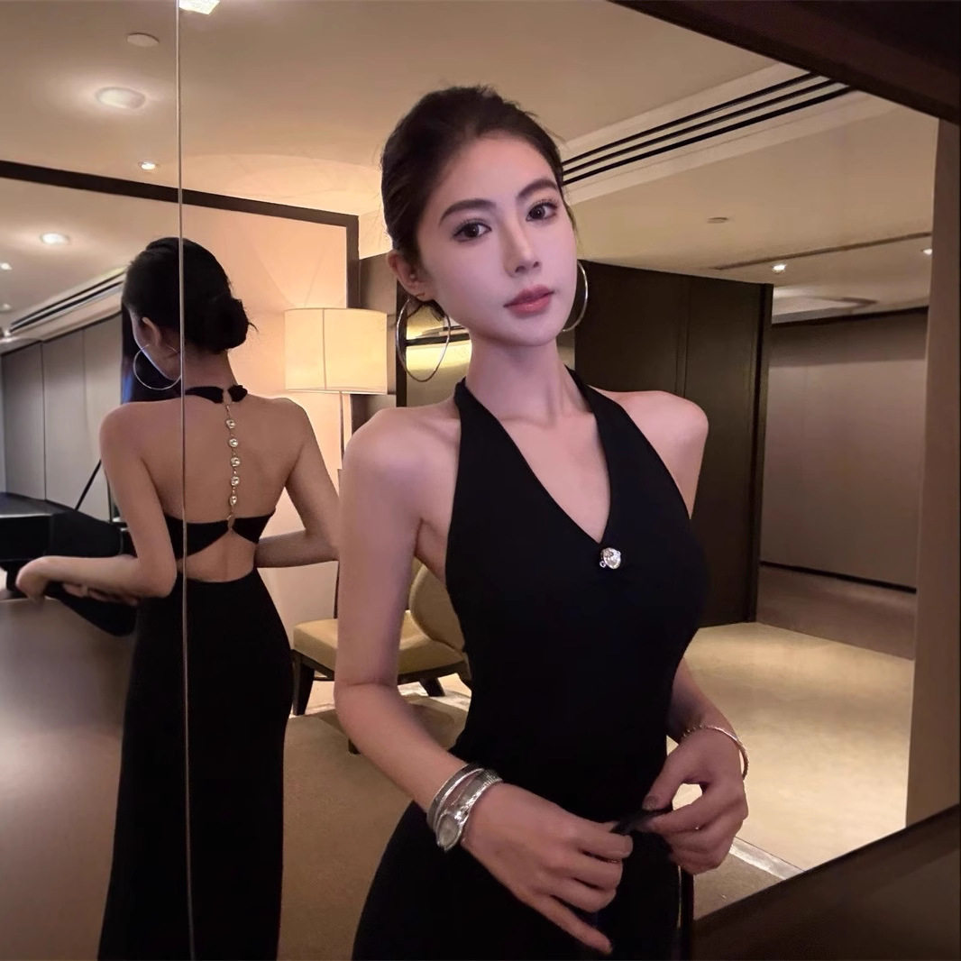 设计感露背挂脖连衣裙女夏季御姐风修身礼服长裙黑色气质包臀裙子