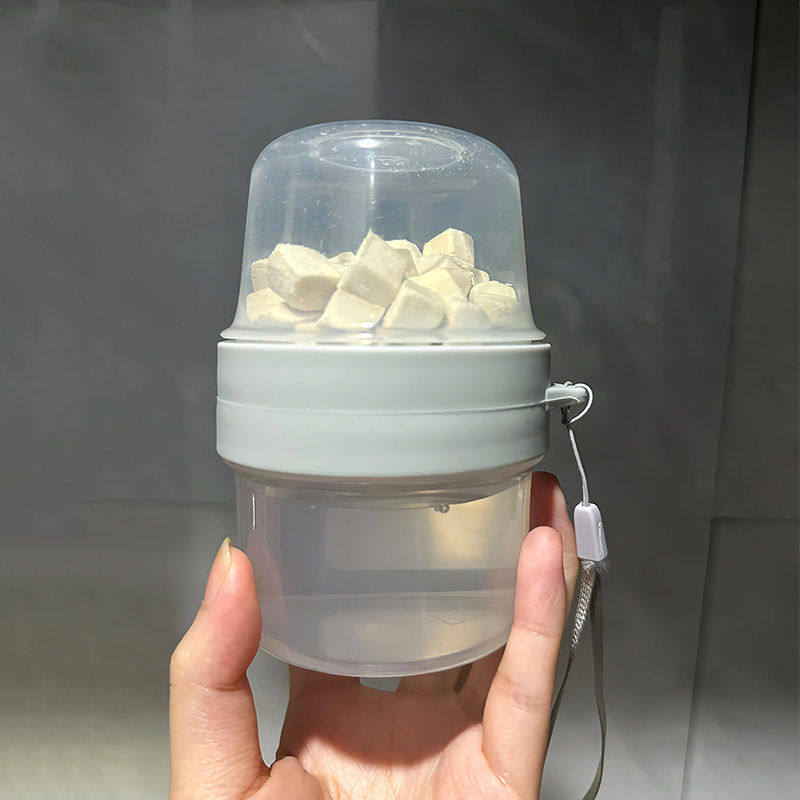 宠物水壶外出便携猫狗双层多用一体水粮杯创意随身饮水器遛狗神器