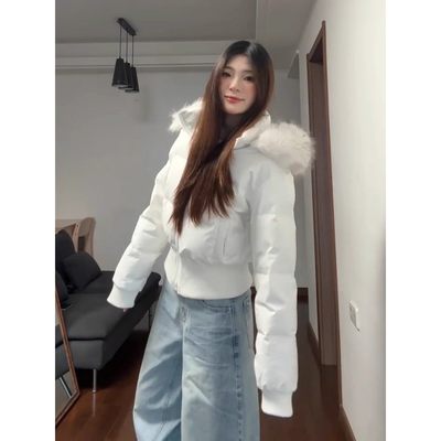 巨好看白色毛领羽绒棉服