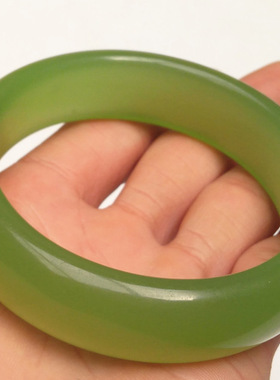 翡翠色手镯子女款玻璃手镯子浅绿色玉石手镯玛瑙玉镯子