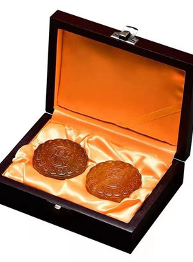 红玛瑙中秋月饼摆件把件玛瑙礼品花好月圆送婚庆长辈礼品套盒