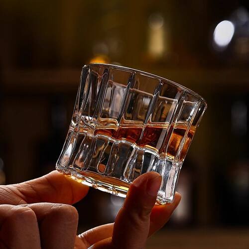 玻璃杯威士忌酒杯轻奢高级感啤酒杯家用二两白酒杯水晶杯洋酒杯子