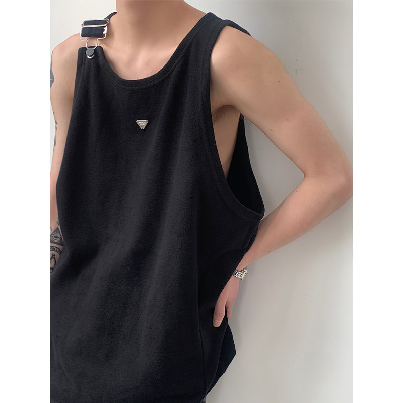 肩带搭扣设计无袖T恤男设计感