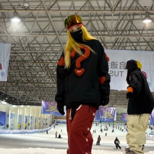 QUYT滑雪服卫衣滑雪卫衣防水连帽加绒问号恋爱脑2025新款oversize