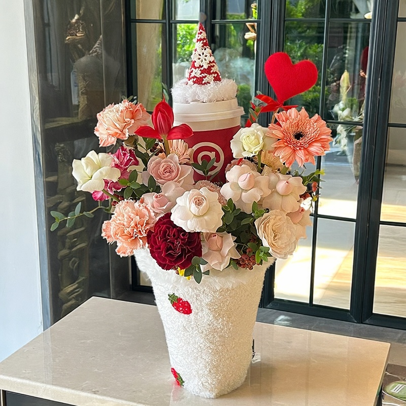 圣诞毛绒冰淇淋花束抱抱桶奶茶杯