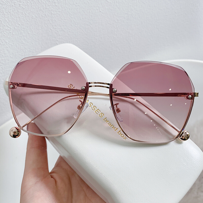 2021年新款女士时尚墨镜韩版潮防紫外线眼N镜网红显瘦显白太眼镜