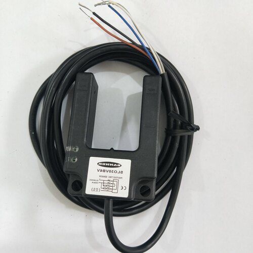 全新 SL030VB6V SLO30VB6V 电梯光关电开关传感器 品质保证