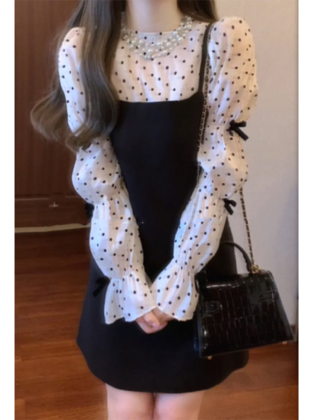 超好看法式蝴蝶结波点长袖衬衫黑色吊带连衣裙初秋穿搭两件套装女