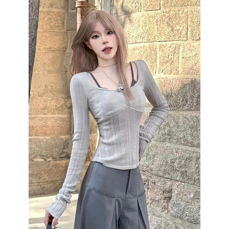 灰色镂空方领针织毛衣女秋冬新款收腰长袖打底衫修身短款上衣ins