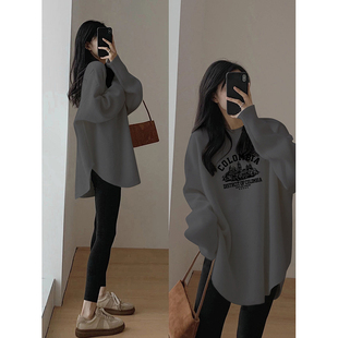 高级感磨毛内搭中长款遮屁股长袖T恤秋冬打底衫搭配鲨鱼裤的上衣