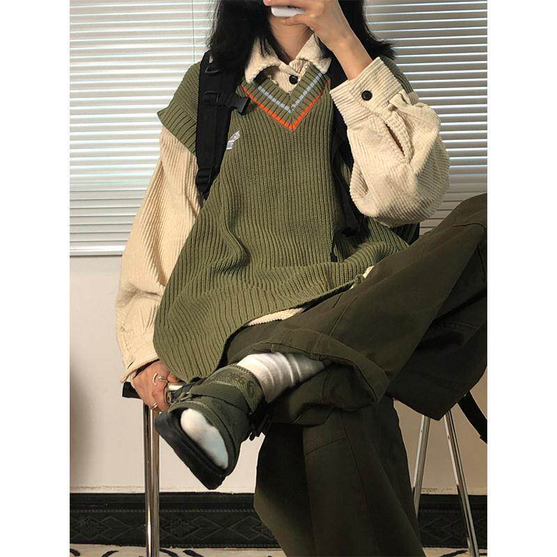 灯芯绒上衣马甲套装日系马甲洋气秋冬季保暖宽松穿搭学院风毛衣女