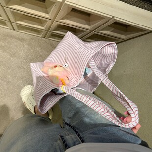 条纹斜挎包帆布包包女款红色手提通勤单肩包女大容量日常通勤百搭