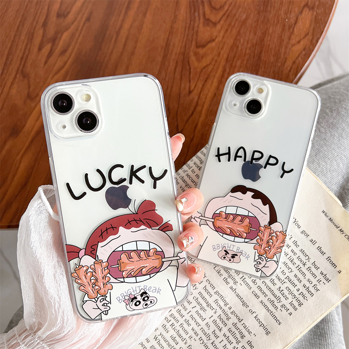卡通可爱情侣男女孩吃烧烤小新适用苹果 4promax手机壳iphone13新款12mini/11全包防摔14plus保护套8/7/15软6