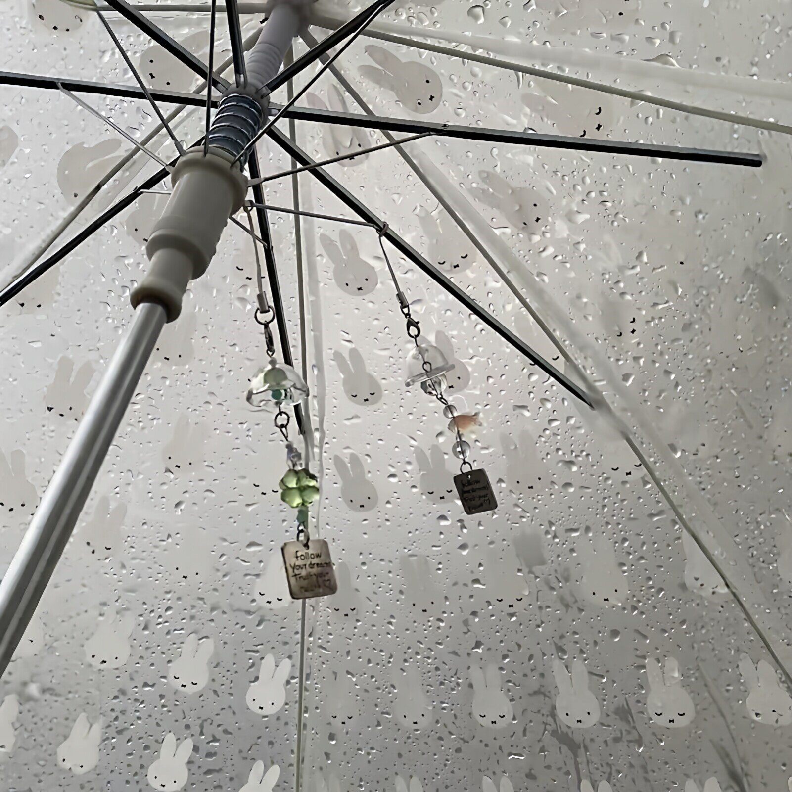 雨伞风铃挂件四叶草包挂饰高颜值钥匙扣可爱手机链创意汽车装饰品
