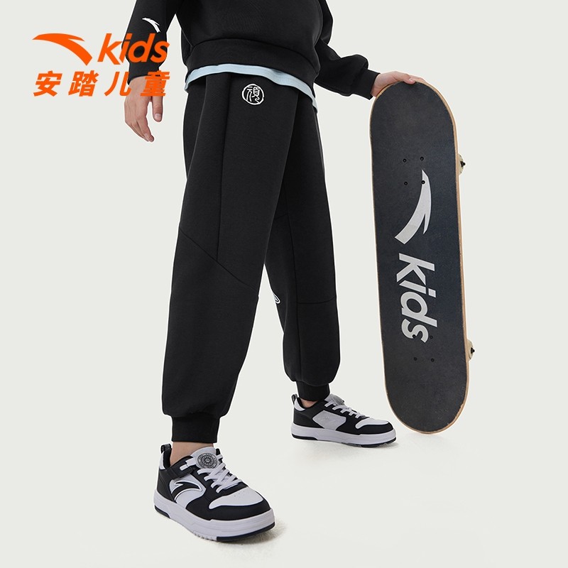 安踏儿童运动裤男童2025春季新款中大童休闲长裤针织运动裤