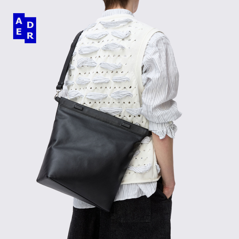 ADERERROR 25SS  Cross Bag Product. 95 包袋扭曲设计牛皮斜挎包