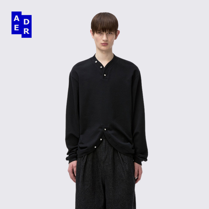 ADERERROR 25SS  Sweatshirt Product. 33 Y形领口纽扣点缀卫衣