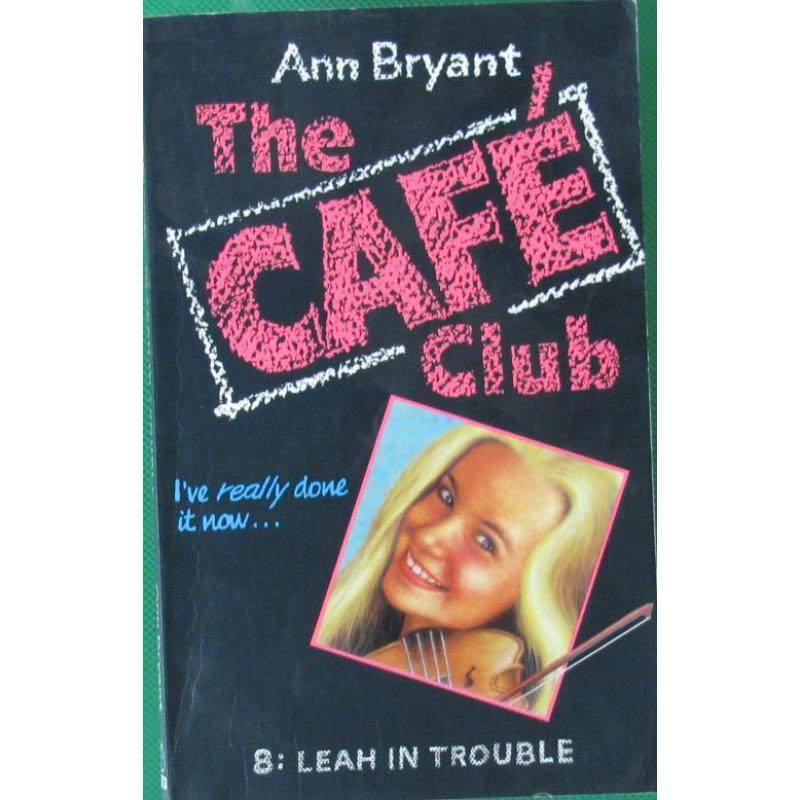 the cafe club 8: leah in trouble by ann bryant平装hippo books利