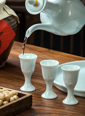 青瓷中式复古10ml高脚烈酒杯