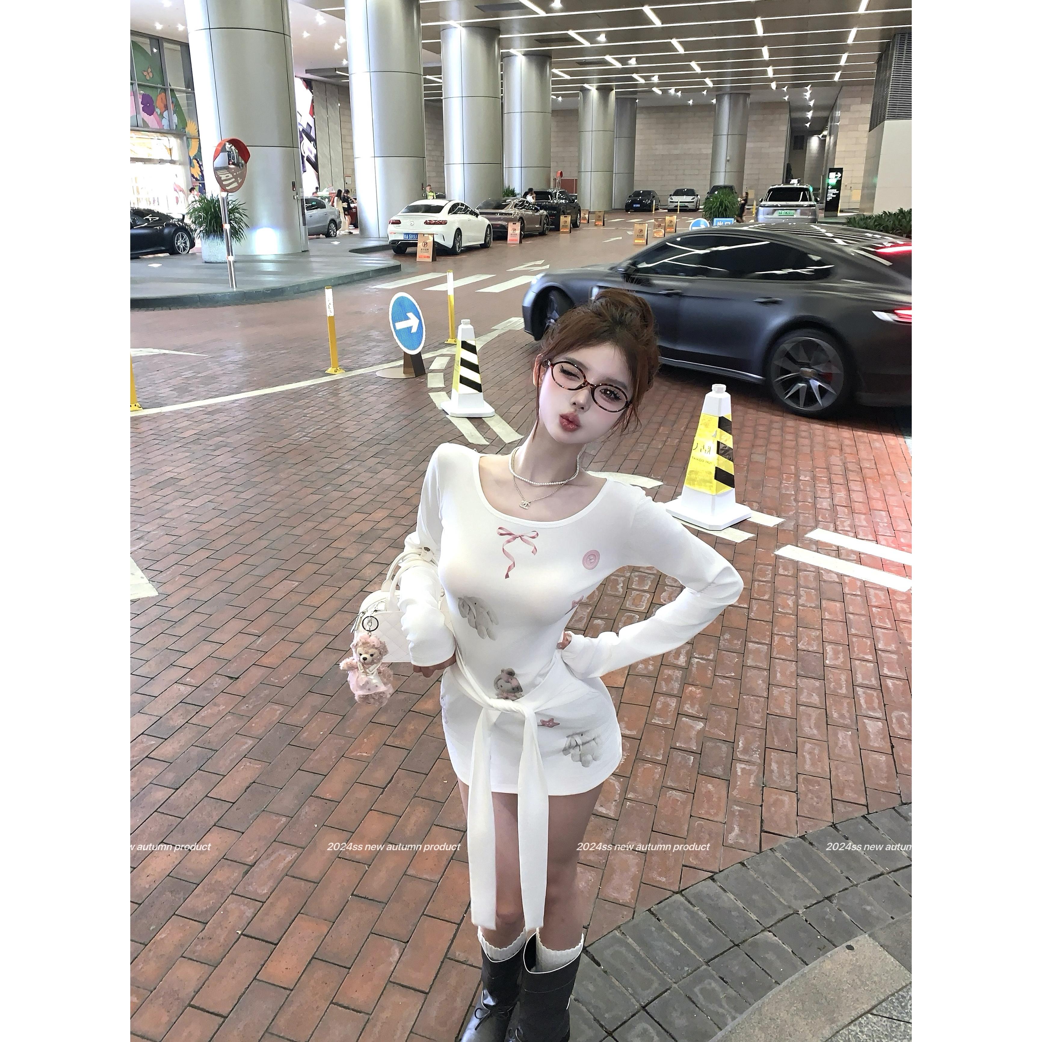 假两件绑带印花T恤连衣裙女秋季收腰白色短裙显身材辣妹包臀裙子