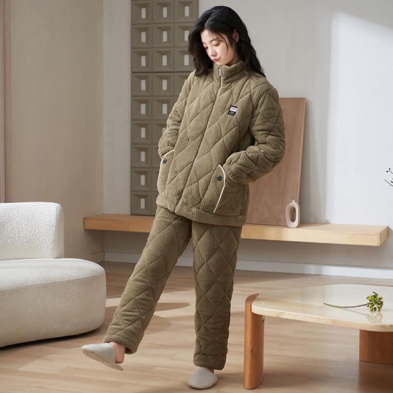 睡衣女秋冬季加厚加绒珊瑚绒夹棉三层保暖可外穿法兰绒家居服套装