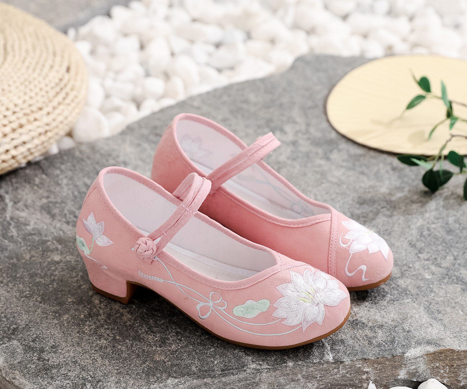 儿童汉服鞋新款大童中国风民族风古装女童绣花鞋表演出鞋高跟鞋子