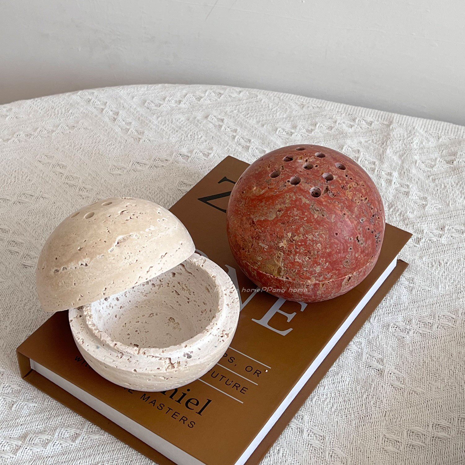 法式侘寂风天然洞石香薰炉装饰