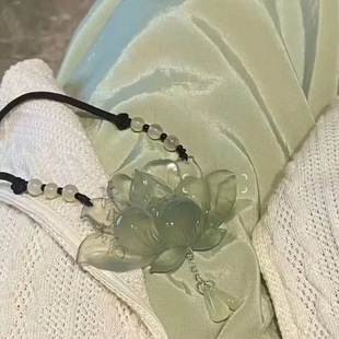 韩国新款 清透莲花项链夸张仿玉石莲花吊坠汉服配饰女小众简约项链