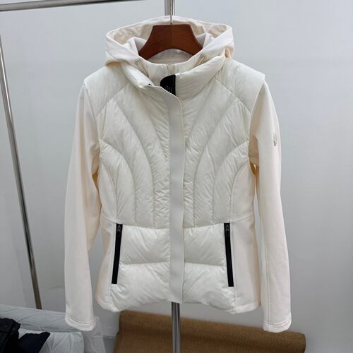 26GS66025欧货城市轻户外连帽加绒软壳衣女鹅绒内胆冲锋衣外套冬