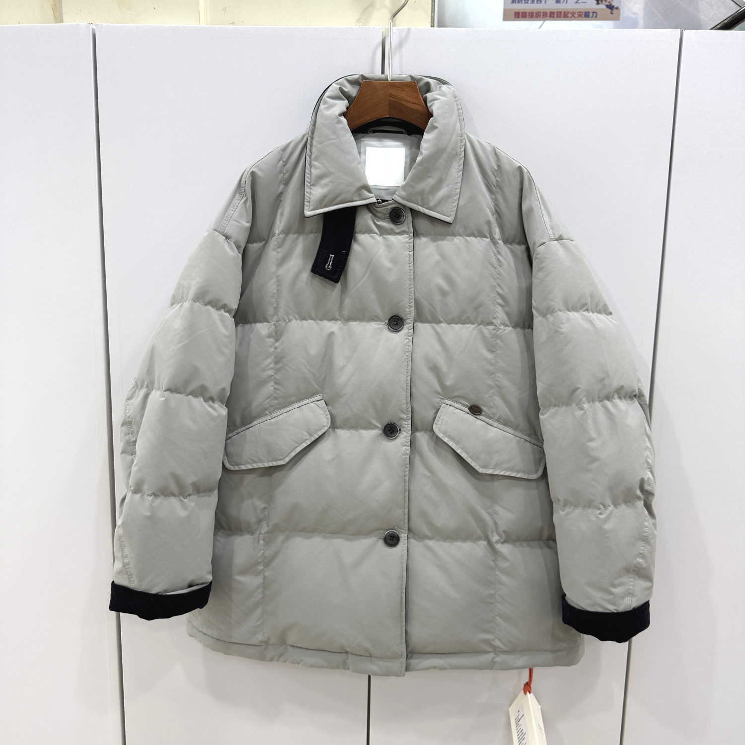 26210 欧洲站2025冬新款宽松休闲灯芯绒翻领中长款风衣式羽绒服