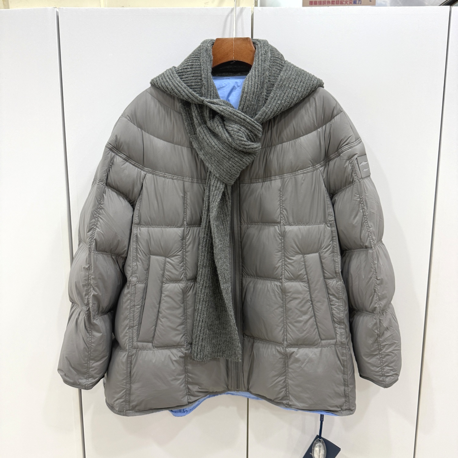 D58830欧洲站2025冬设计感针织围巾领撞色休闲宽松A字减龄羽绒服