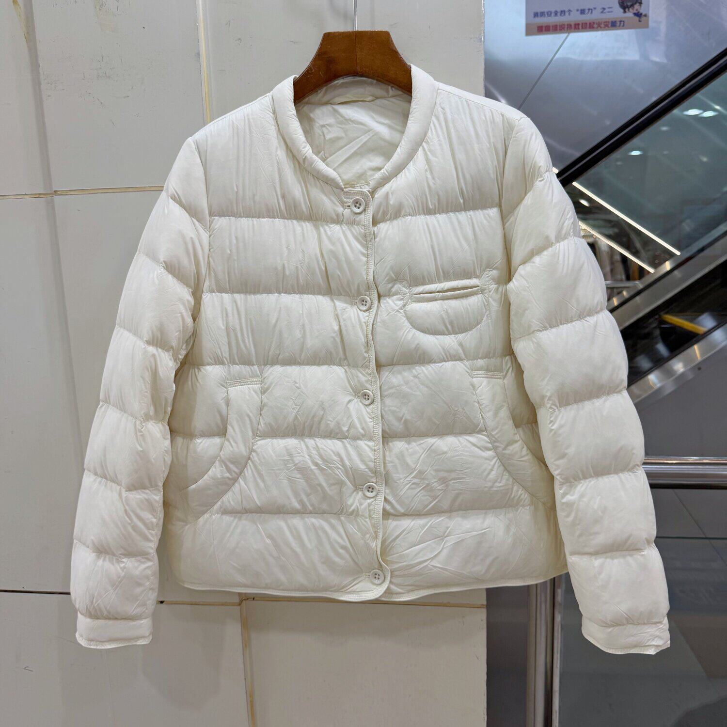892NB07韩版立领90鸭绒轻薄羽绒服女短款单排扣百搭显瘦泡芙外套