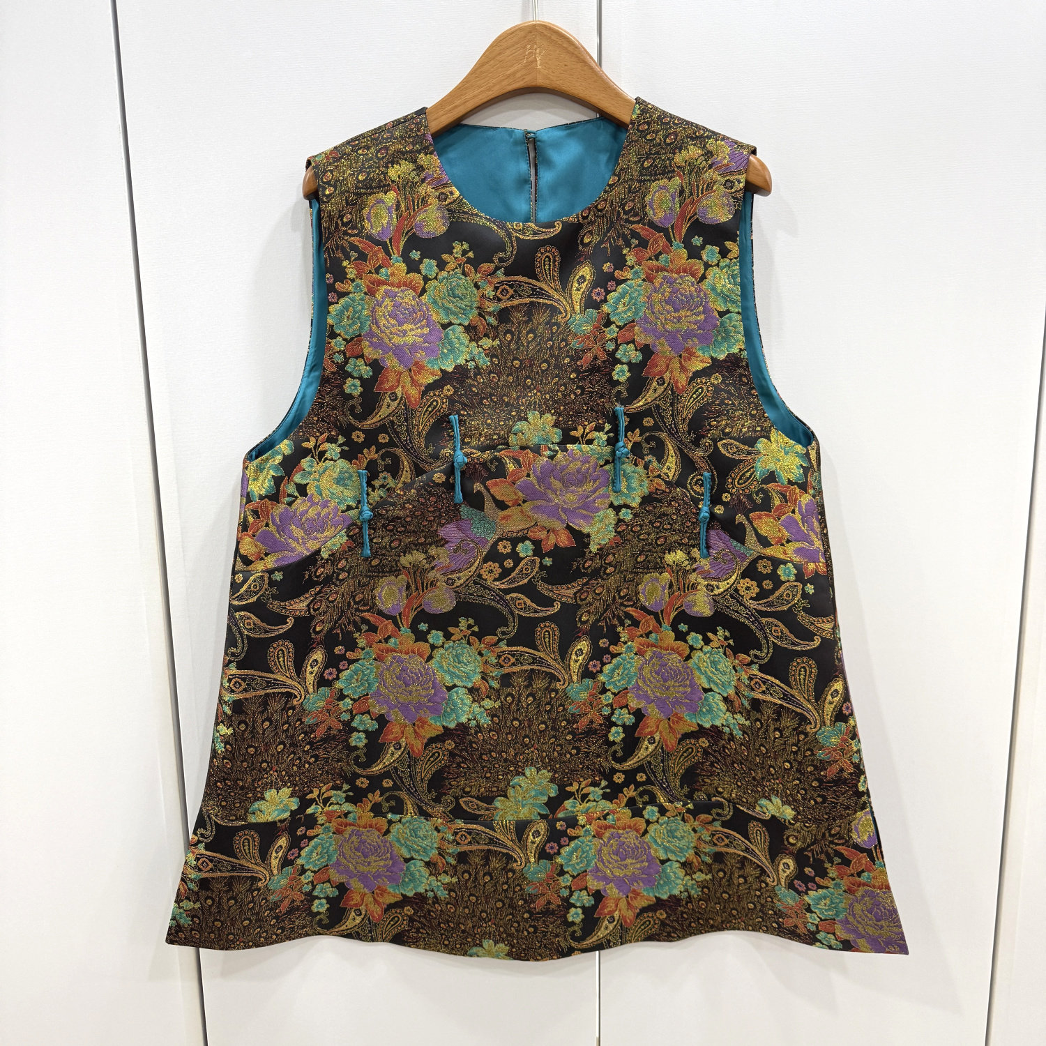 26786欧洲站2026春轻奢圆领复古人丝提花盘扣两侧开叉国风马甲女,女装/女士精品,上衣,淘宝优惠券,粉丝福利购,淘宝优惠卷