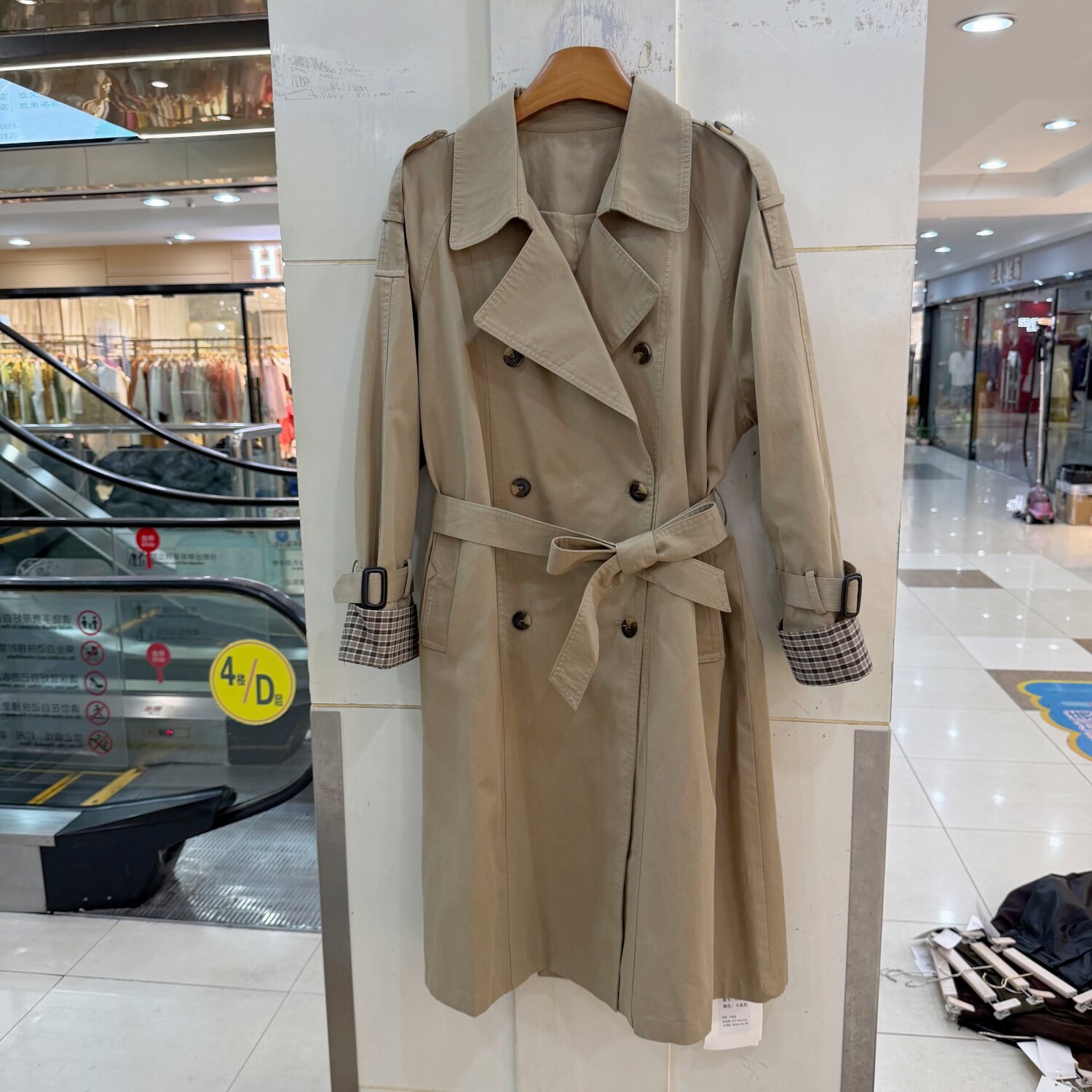 65828欧货复古双排扣翻领风衣女长款系带收腰显瘦通勤经典外套秋