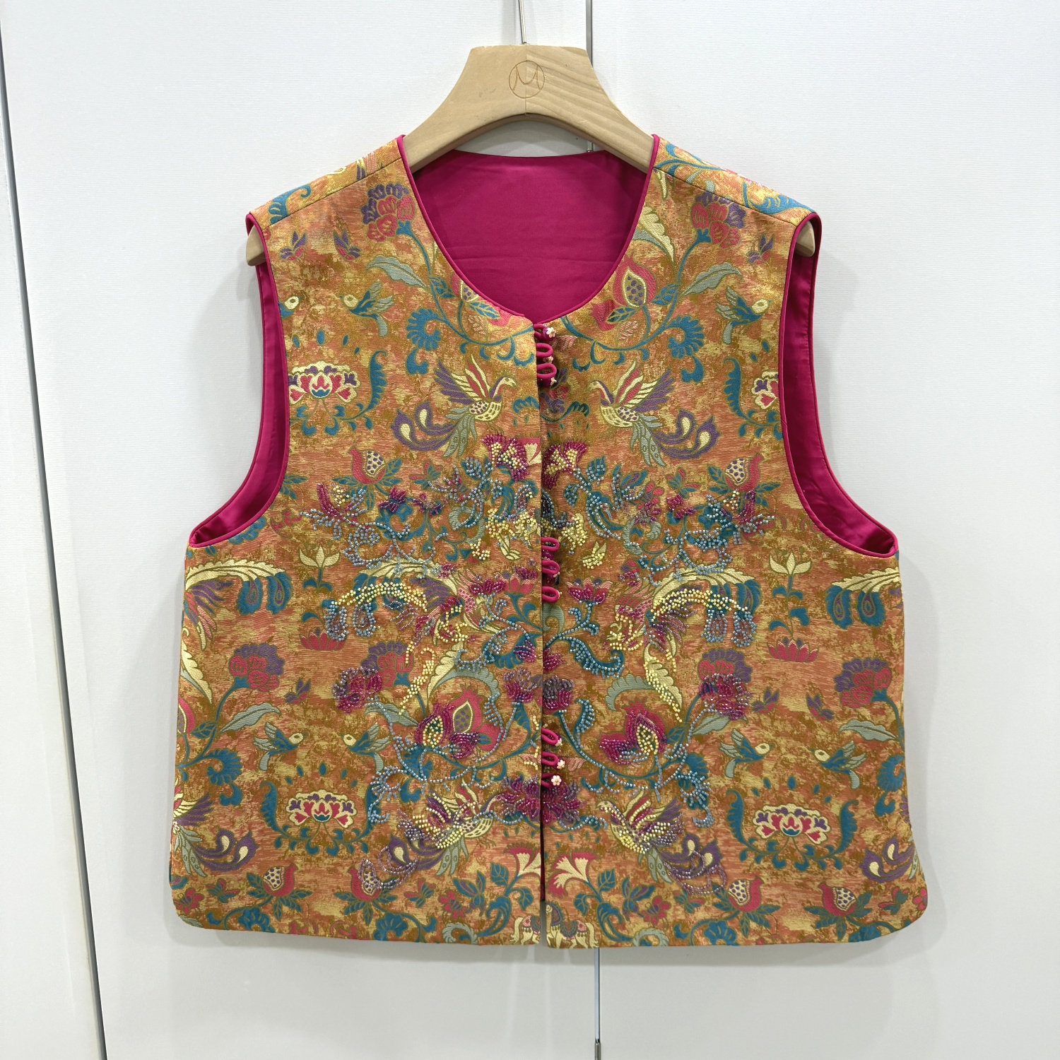 L68888欧洲站2026春新款时尚圆领重工钉珠高端真丝提花国风马甲