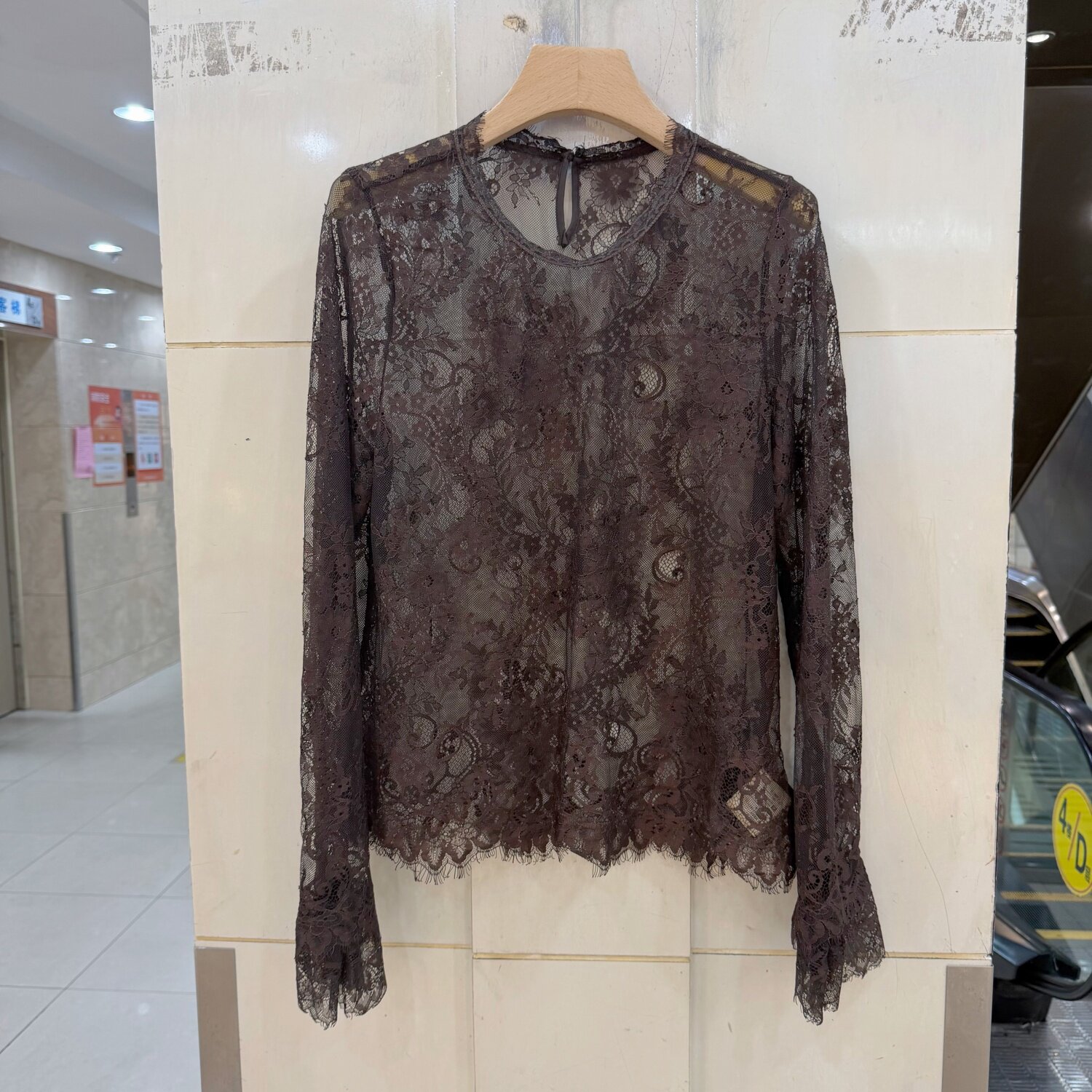 L69355欧货蕾丝衫女长袖镂空花纹圆领百搭透视薄款性感打底上衣秋