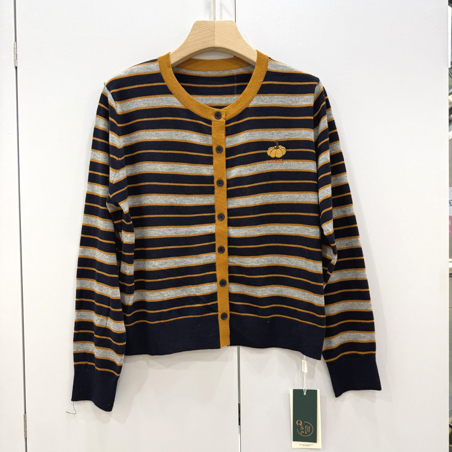 938-26016欧洲站25秋圆领条纹刺绣小标简约显瘦百搭羊毛针织开衫