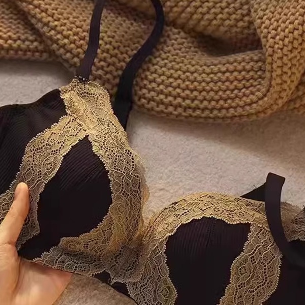 法式性感蕾丝内衣女小胸聚拢显大胸罩无钢圈防下垂收副乳文胸套装