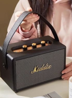 1pc Handheld Retro Bluetooth Speaker Portable Outdoor Wirele