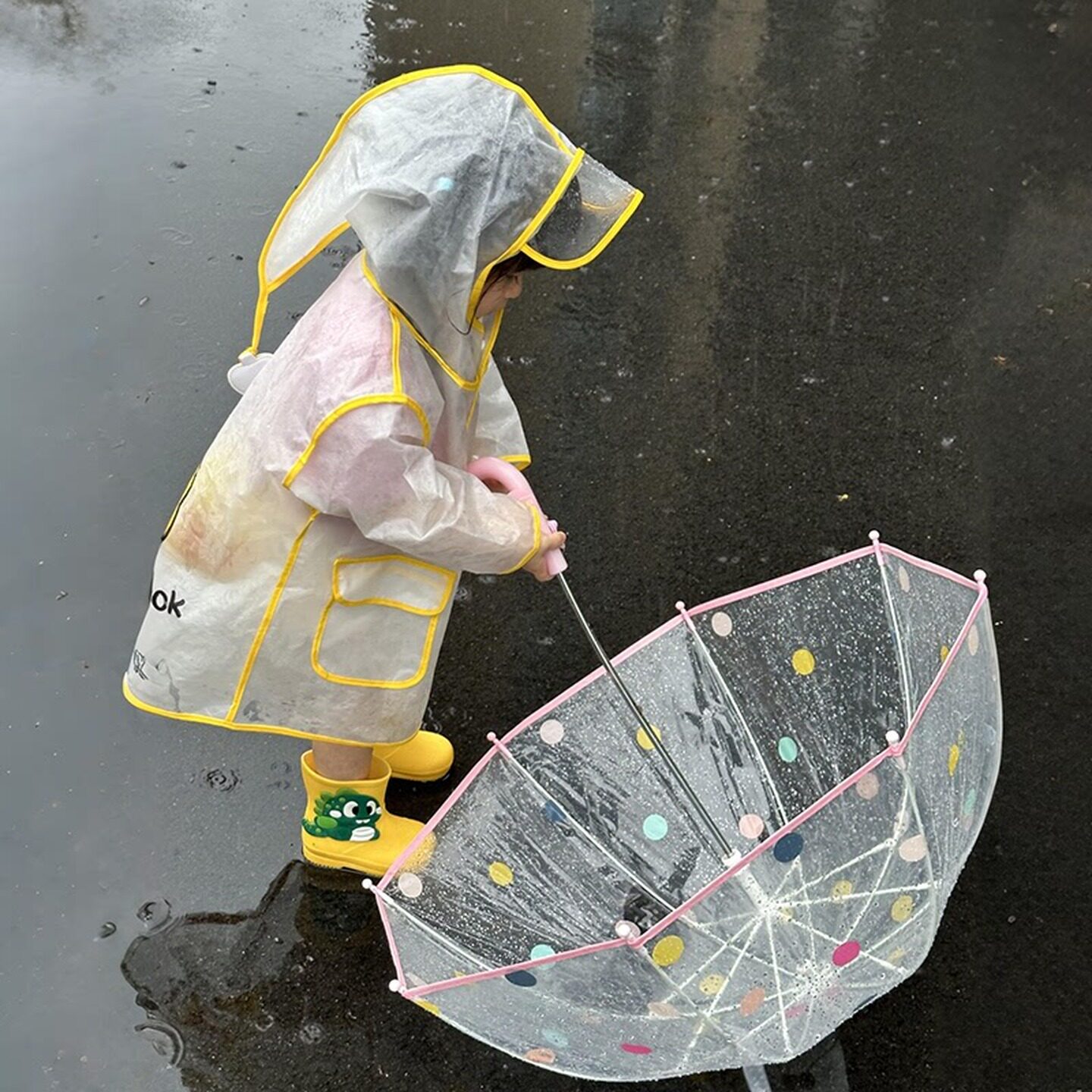 雨衣学生上学专用幼儿园学生上学专用女孩小宝宝玩水水枪防水雨披
