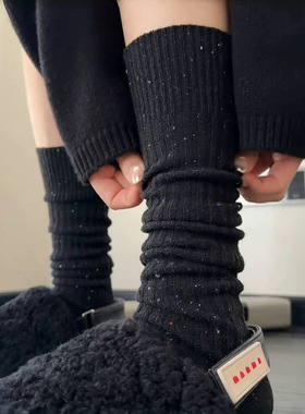 黑色是真的好显瘦啊！轻松拿捏慵懒秋冬松驰感~袜子女羊毛厚款堆
