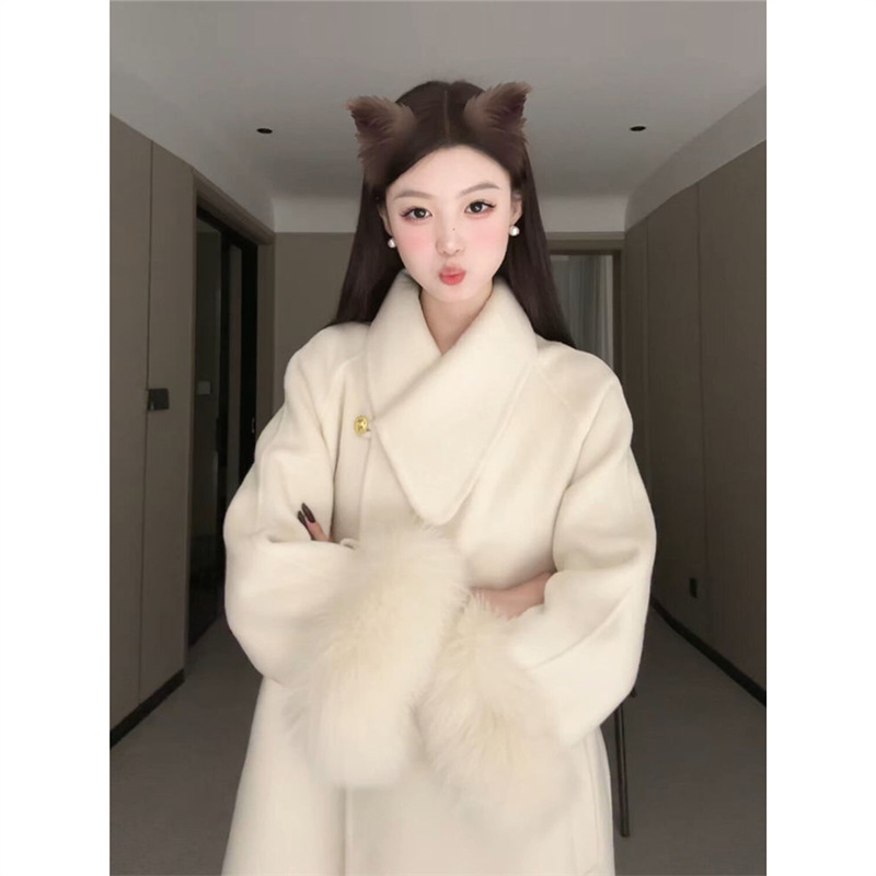 大码韩系财阀千金名媛风翻领毛呢外套春季高级感毛毛袖口呢子大衣