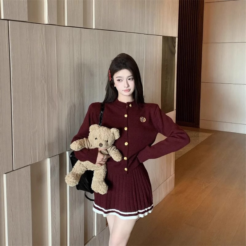 学院风套装甜美红色长袖毛衣针织开衫女入秋穿搭百褶半身裙两件套