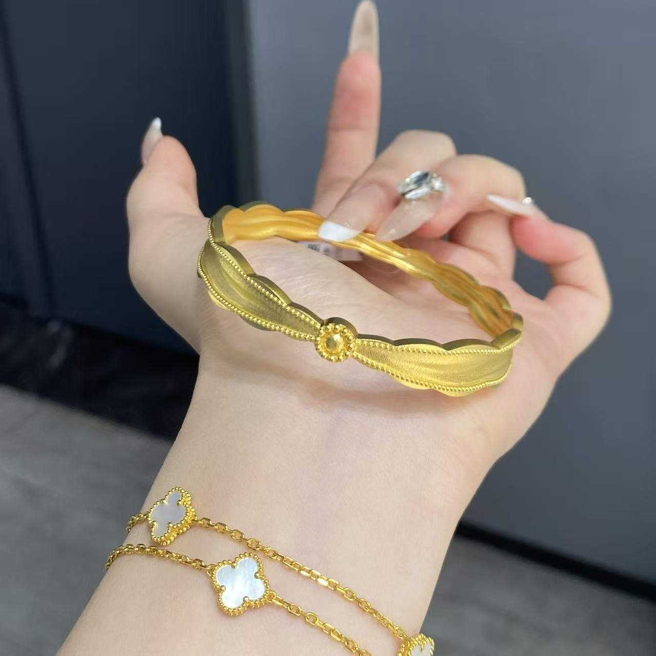 足金999黄金蝴蝶结手镯送女友礼物