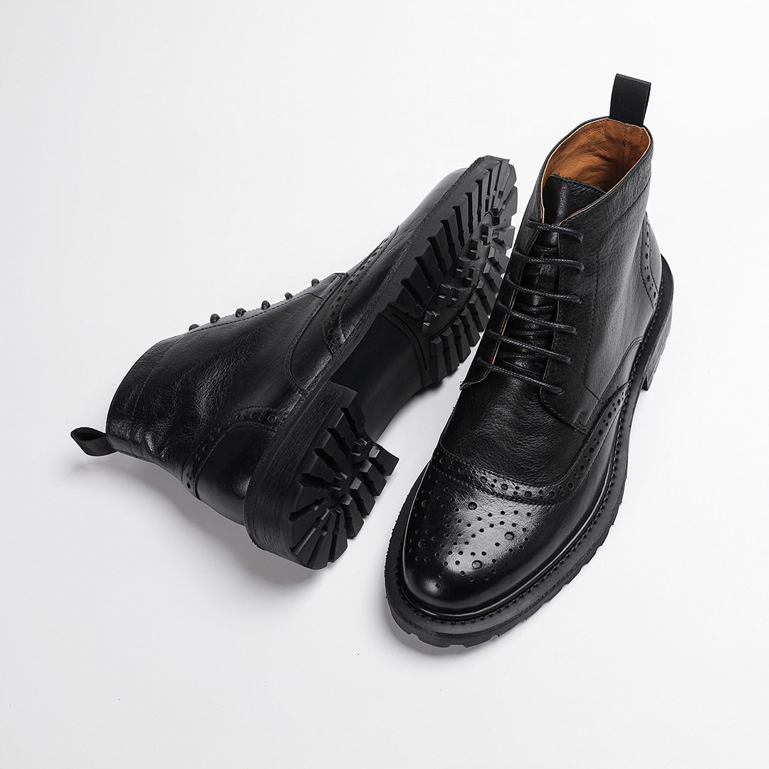 男士经典款布洛克雕花高帮马丁靴