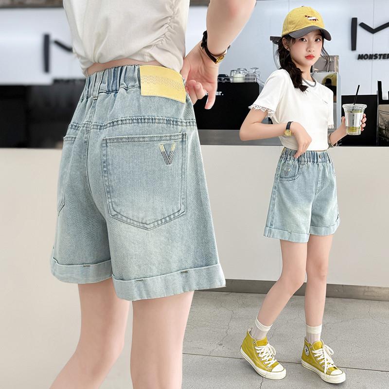 女童牛仔裤夏季薄款女大童炸街夏天裤子儿童热裤初中生外穿短裤潮 - 实物图