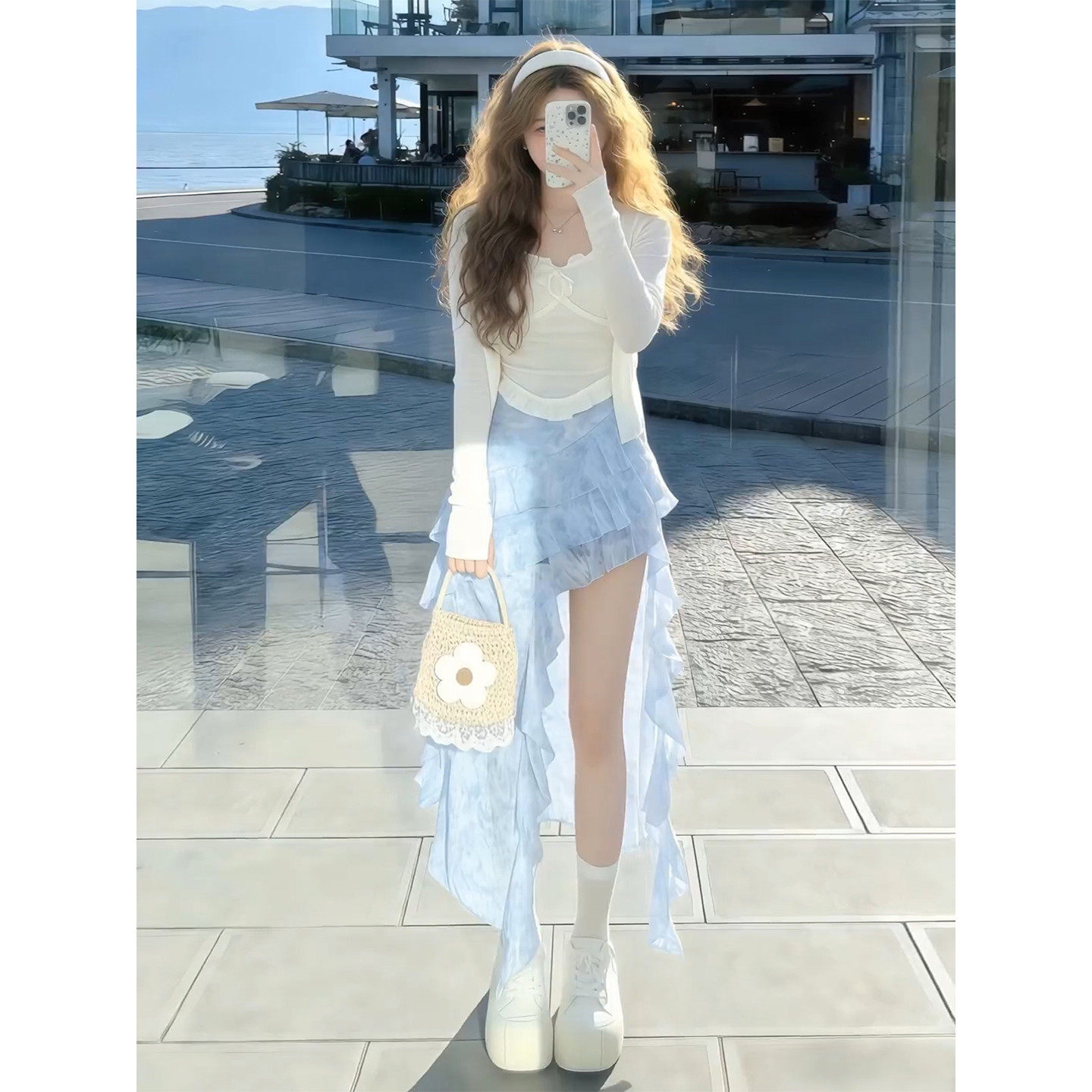 早春季法式蓝色连衣裙子女2026新款艺术生明媚穿搭不规则长裙套装