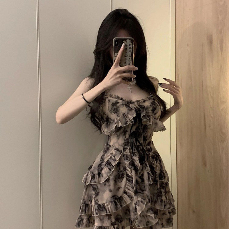 温柔风水墨碎花吊带洋装