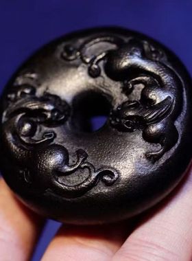 天然披毛x角雕刻古龙平安扣清晰可见文玩手把件送礼