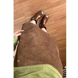 美拉德复古棕色麂皮绒裙子秋冬大码高腰显瘦半身裙a字包臀短裙女